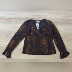 Vintage effeci Elegance Floral Top - Brown 🍁🍂
NEW WITH TAGS 🏷️